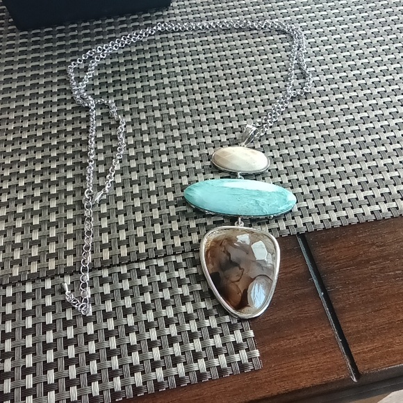 136. STELLA AND DOT STATEMENT NECKLACE SILVER CHAIN WITH EXTENSION 20" - Picture 4 of 4